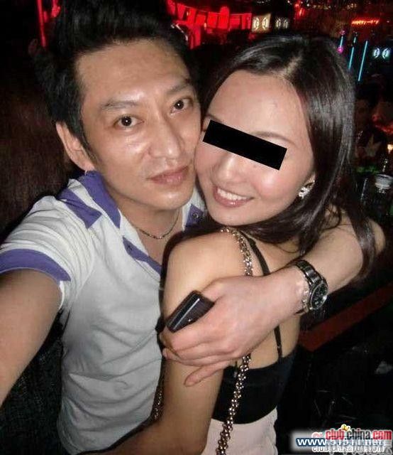 网络惊现深圳“抱抱哥” 称抱别人女友更性福