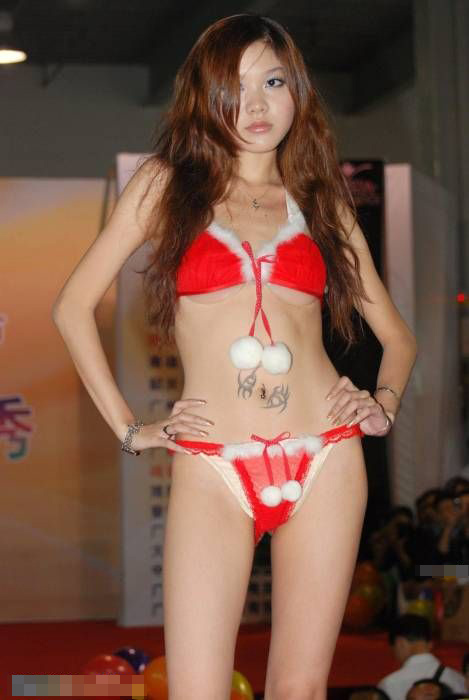 广州情趣内衣展现场 诱惑雷人聚一堂